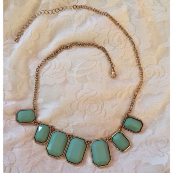 Statement Necklace in Gold & Seafoam - EUC - Picture 2 of 3